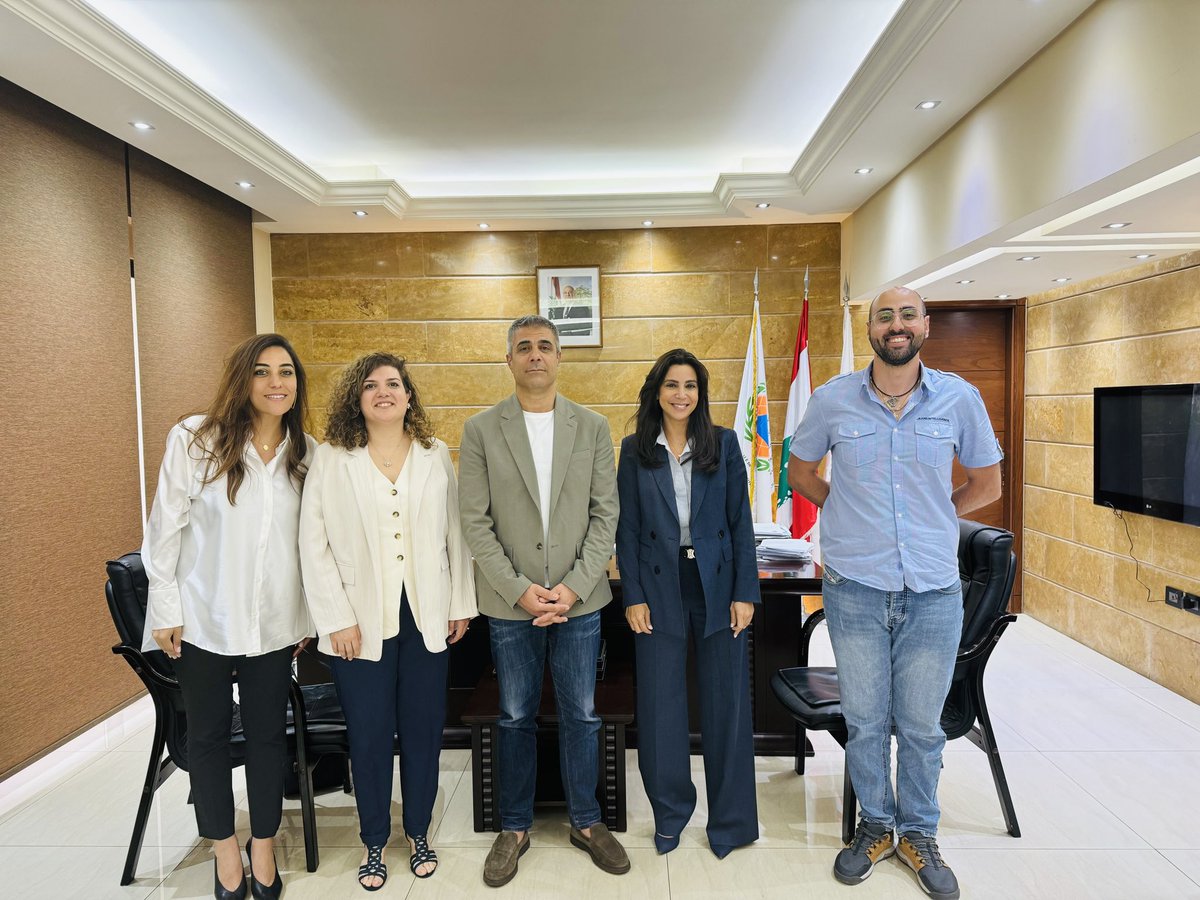 MiaAtoui's tweet image. A truly meaningful meeting between @embrace_lebanon , the @NMHPLebanon and Gen. Nabil Farah, Acting Director General of @CivilDefenseLB.
We discussed the operations of the National Mobile Mental Health Crisis teams dispatched through the National Lifeline (1564), shared the…