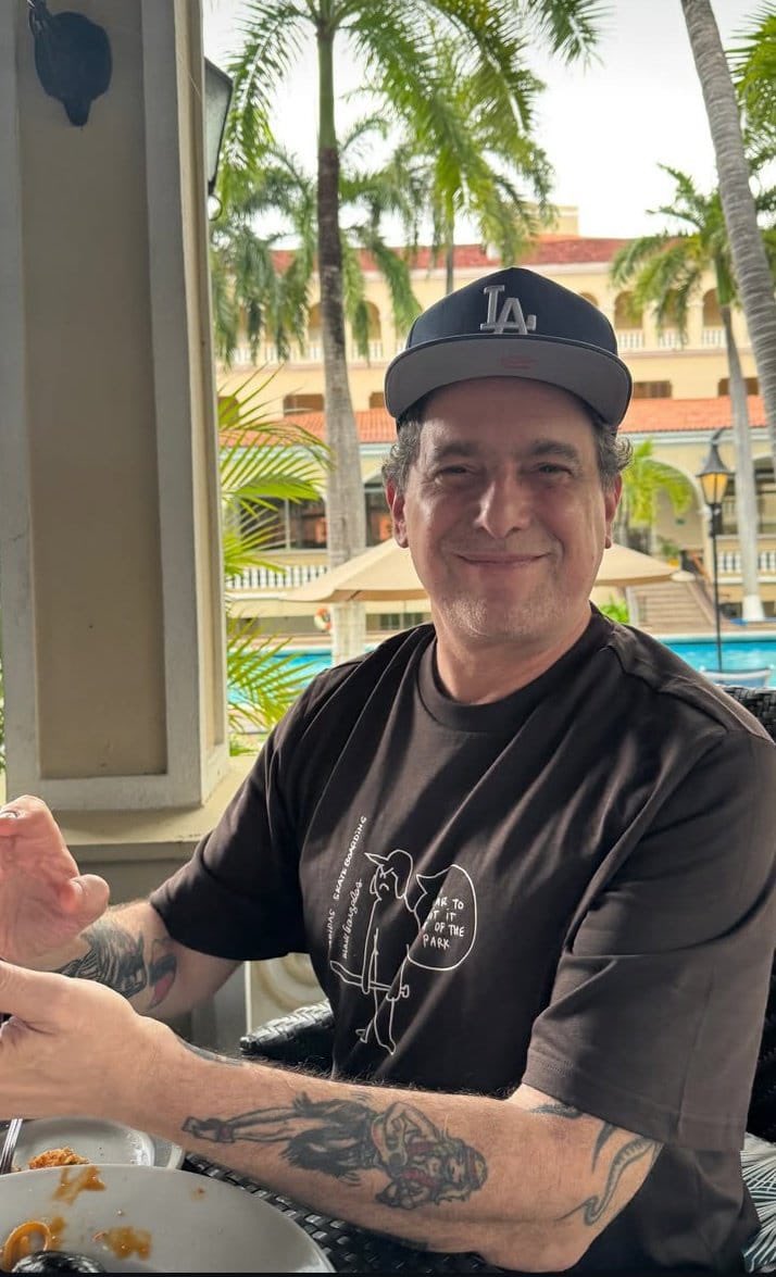 Verte feliz es lo mejor que hay para mi corazón, pero como te extraño aca andreloo