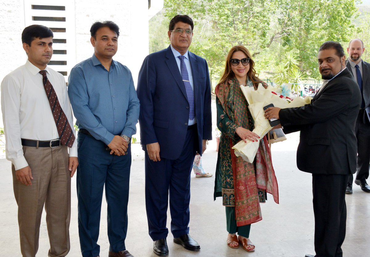 U.S. Embassy Delegation Visits Islamic Research Institute at IIUI

iiu.edu.pk/u-s-embassy-de…