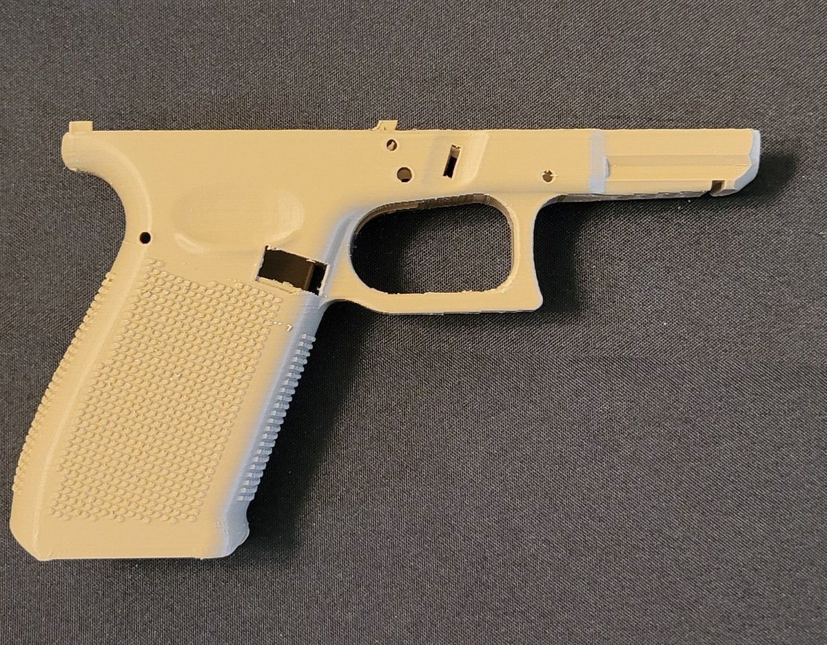 ThisIsStevePost's tweet photo. Aaaand finished, still need to do a lil clean up, but she came out clean af
#railsDOWN
#g19x #Polymaker #PolyMAX https://t.co/rnIUGhXSe3