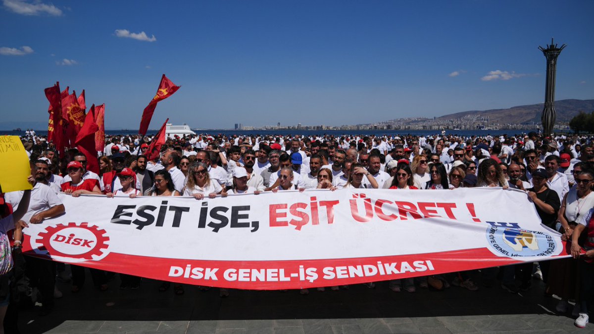 Sevgili arkadaşlar yazdıklarımızı ön yargısızca ve duygusallıktan arınarak okuyalım ve ona göre yorumlar yapalım lütfen. 
İzmir Belediyesi'ndeki grevin arka planını, sendika ile belediye başkanlarının geçmişten gelen danışıklı dövüşlerini ve karanlık ilişkilerini görmeden ++
