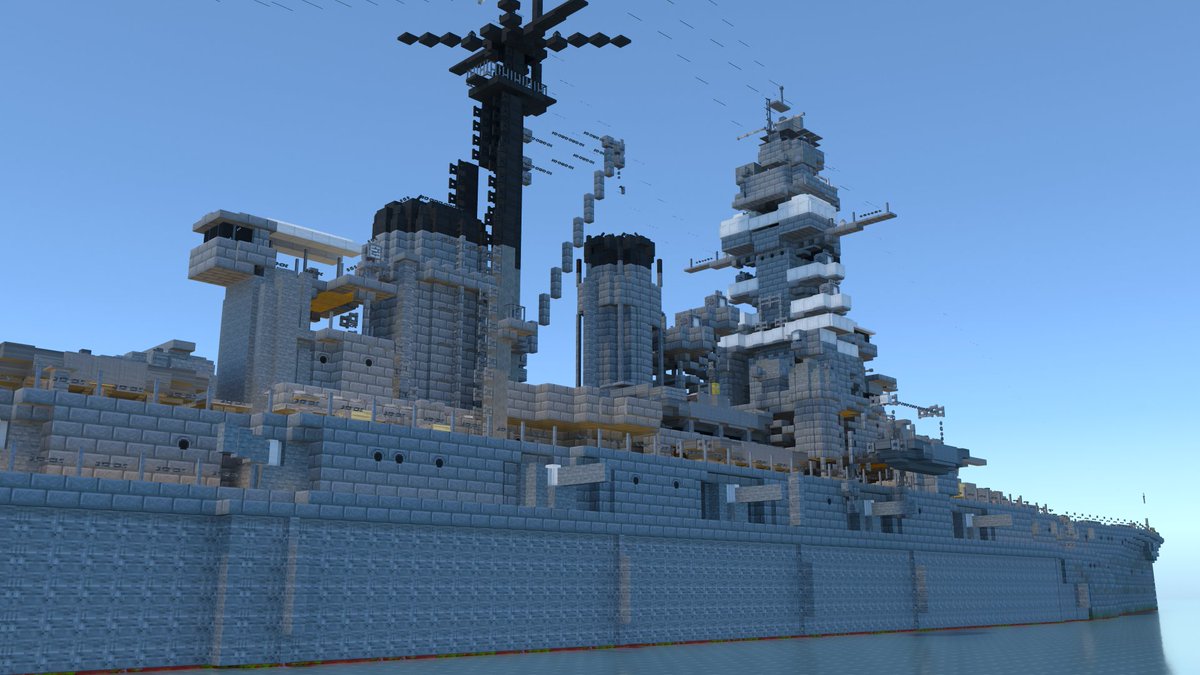 練習戦艦比叡
改修を受けた比叡は舷側装甲が撤去された。2番砲塔から4番砲塔に至るまでの防御区画は1段凹んだ状態となりこれに伴い喫水が浅くなっている。
なお、撤去された舷側装甲は「将来を見越して保管」されていた。

詳しくはこちら
youtu.be/r4ip4lkhftU?si…

＃マイクラ軍事部　＃嶺央帝国