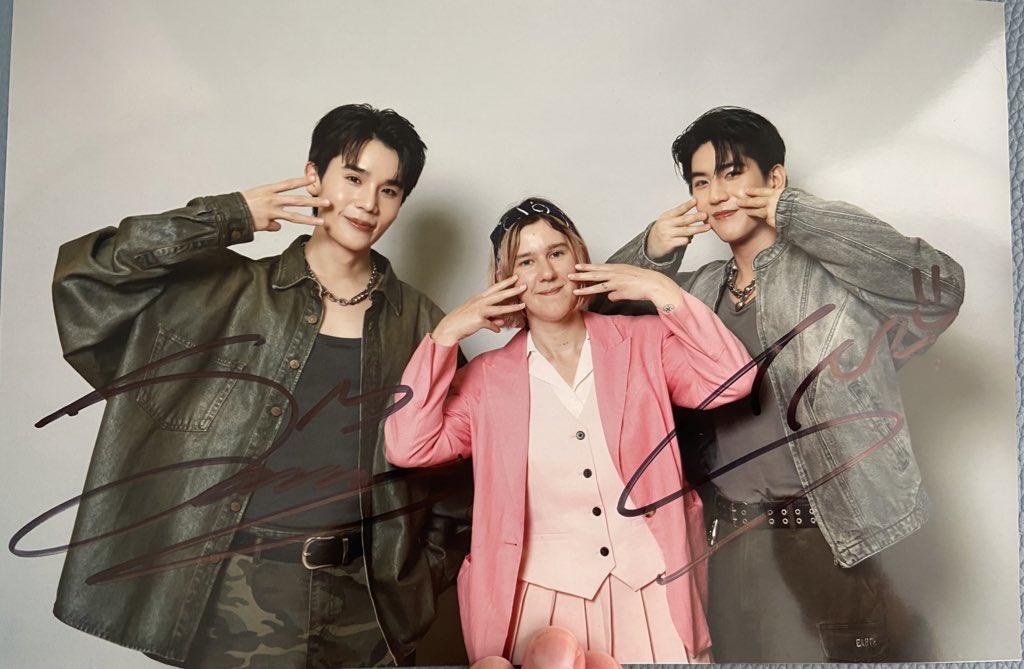 mel 🌷⌛️ tweet media