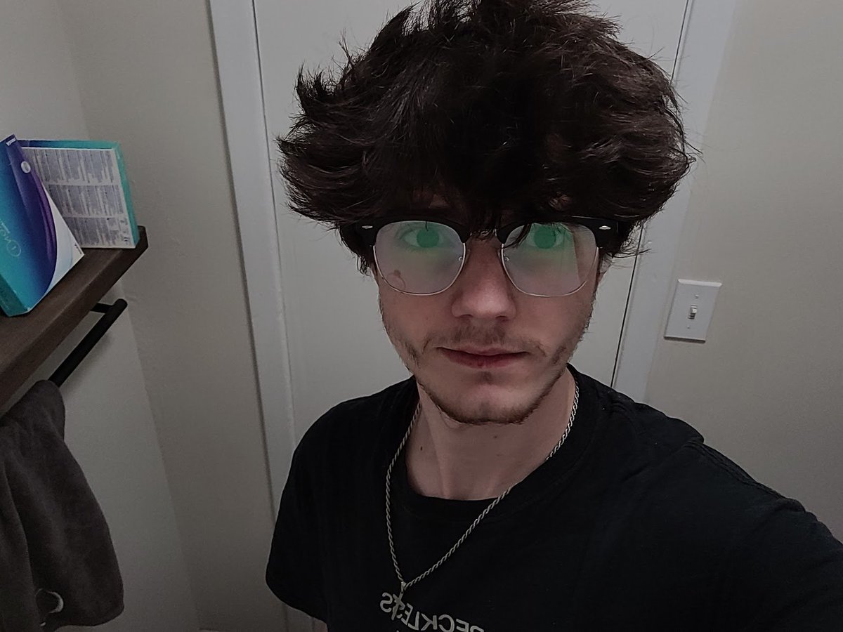 dpoioo's tweet photo. white boy swag https://t.co/ABFrkqlaDE