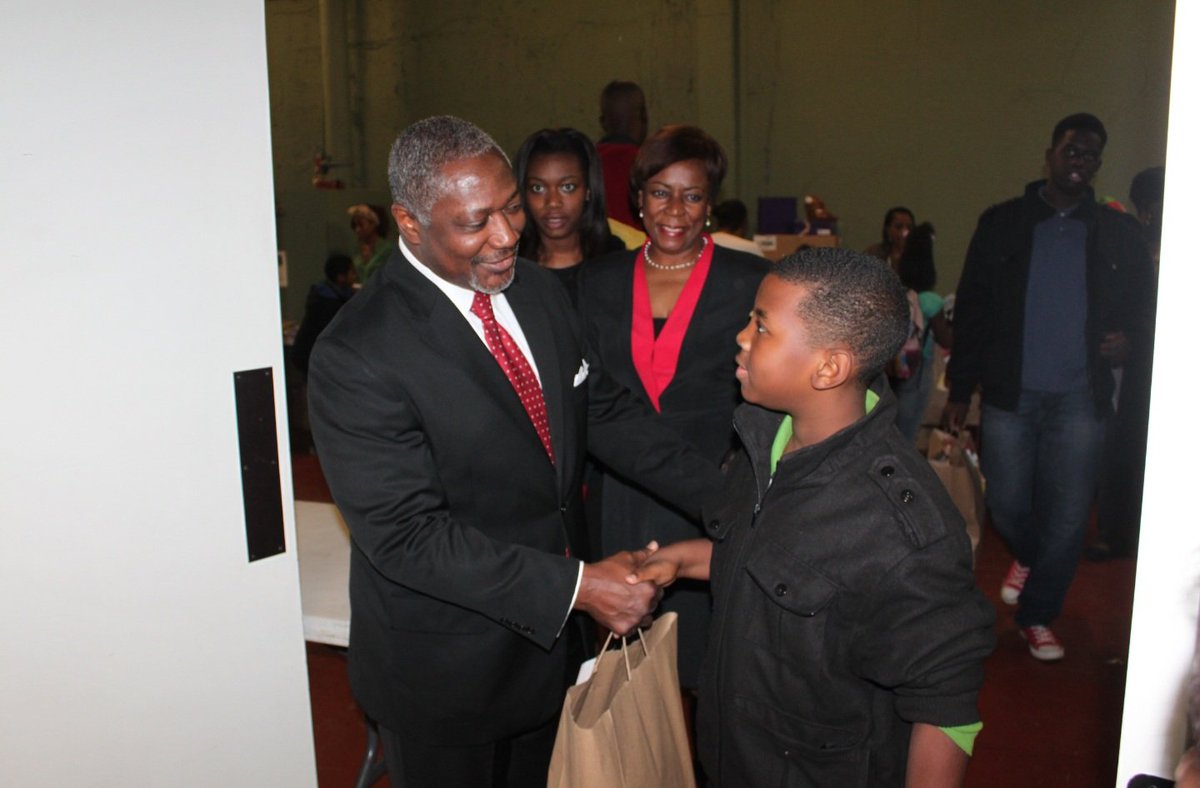 rechpauline's tweet image. 📦 They don't just donate. They deliver. To doorsteps. To schools. To hearts. John, Gail, and Charla Horhn have shown up time &amp;amp; again for the families the system forgets. And they’re not stopping now.
#ServeWhereItHurts #JohnHorhnforMayor #FinalChoice #JacksonIsReady #VoteJune3rd