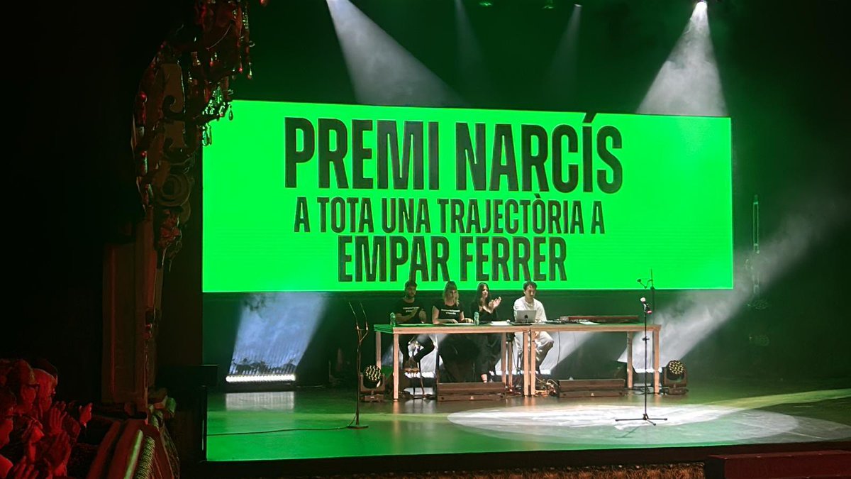 #PremiNarcís para Empar Ferrer. Una grandísima actriz y bellísima persona ❤️❤️

<a href="/AAPV1/">AAPV</a> <a href="/avav_valencia/">Acadèmia Valenciana Audiovisual</a>