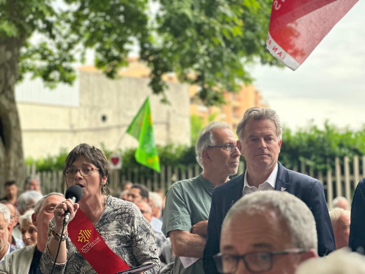 CaroleDelga's tweet photo. 1 700 personnes étaient réunies ce soir pour dénoncer les violences d’extrême droite et l’attaque du Prolé à #Ales.

Je remercie @Fabien_Roussel de sa venue et Aurélie Genolher d'avoir porté ma déclaration.

La présence, forte, des élus de la Région @Occitanie est la marque de notre engagement : la République est une exigence, nous nous y tenons tous ensemble.