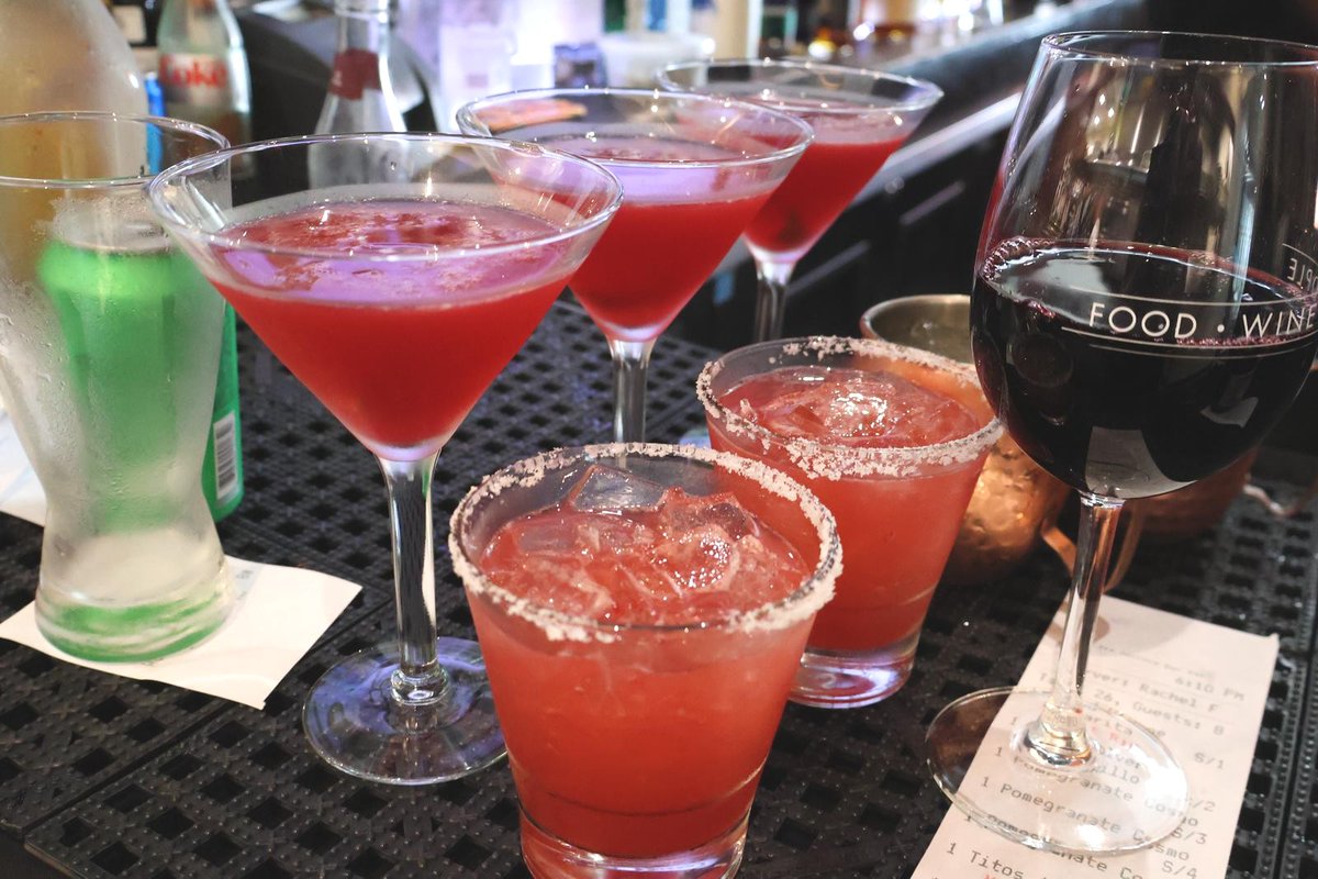 Living for the little sips of happiness! 🍸🍹🍷

#ViningsRestaurant #AtlantaBar #sohoatlanta