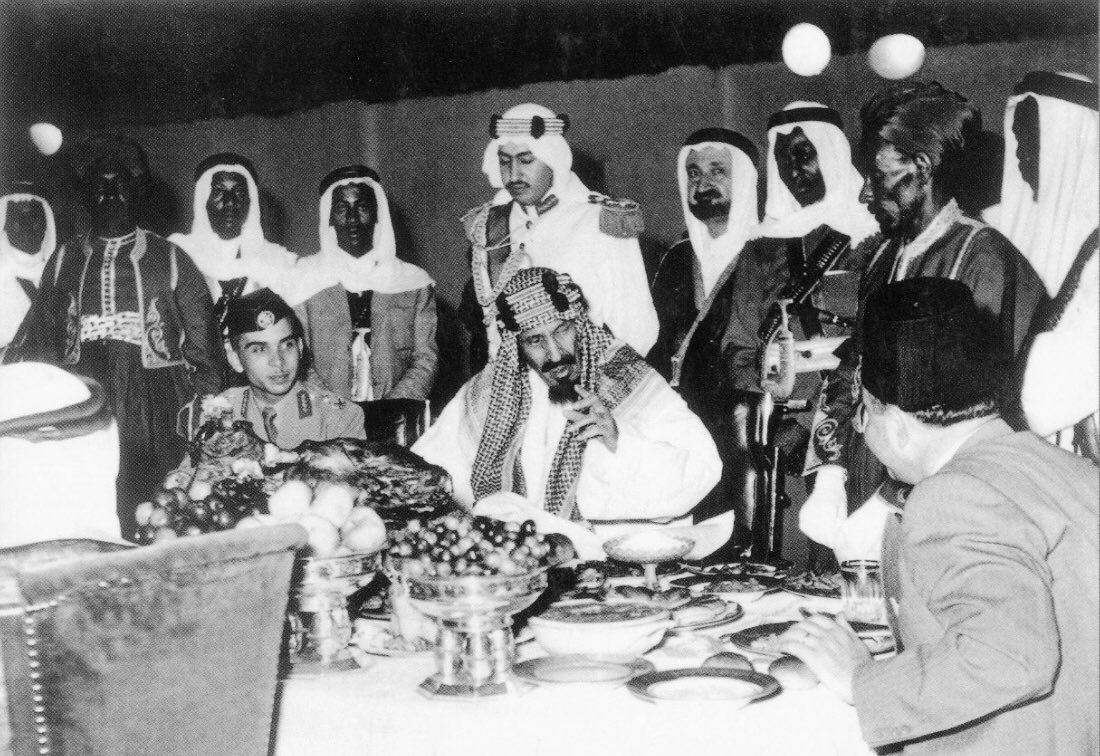 صور || ١٩٥٣ 🇯🇴 👑 🇸🇦

         زيارة  الملك الحسين   للملك عبدالعزيز  .