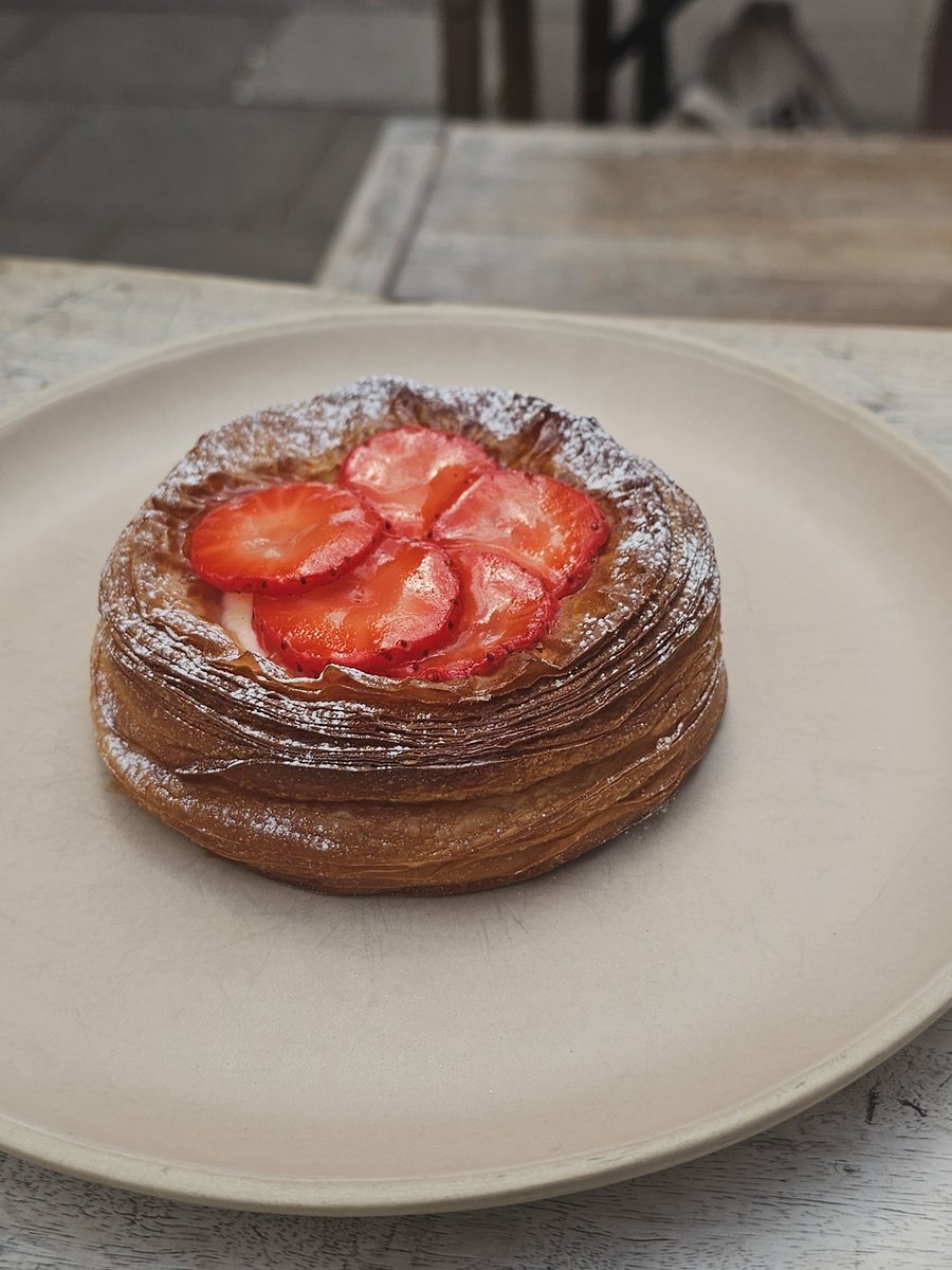 Lukas Juhaniak tweet media