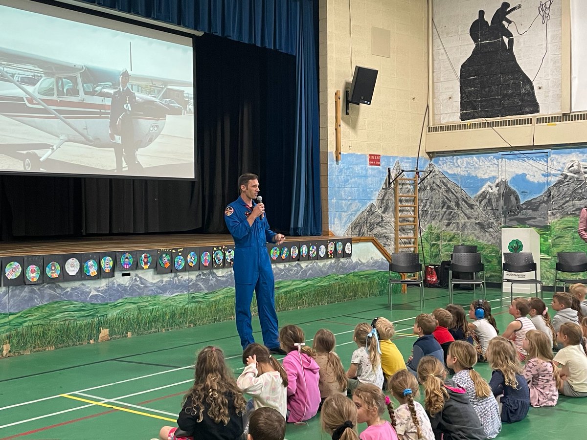 Quelle belle journée! Une bonne séance d’exercice, plusieurs réunions productives et j’ai même eu le plaisir de rencontrer des jeunes de l’école primaire Mountainview.