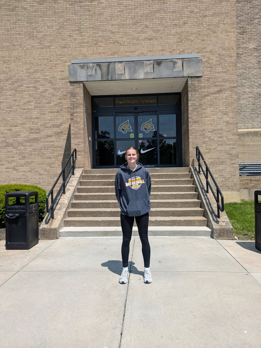 mandyericah10's tweet image. Thank you so much @thiel_wbb for having me out today! I had a great time! @jess_vormelker @MacBasketballUA #unofficial