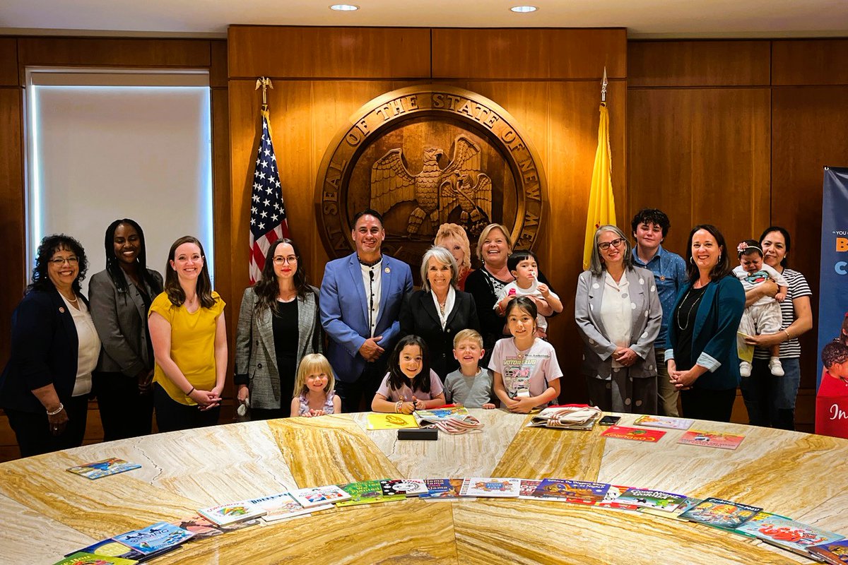 We’re able to offer 30,000 more children in New Mexico up to 60 free, high-quality books by the time they turn 5 thanks to <a href="/GovMLG/">Governor Michelle Lujan Grisham</a>'s executive order &amp; the  partnership with <a href="/dollyslibrary/">Imagination Library</a>.  Thrilled to join NM literacy champions at Friday's signing. More: tinyurl.com/59s473ev