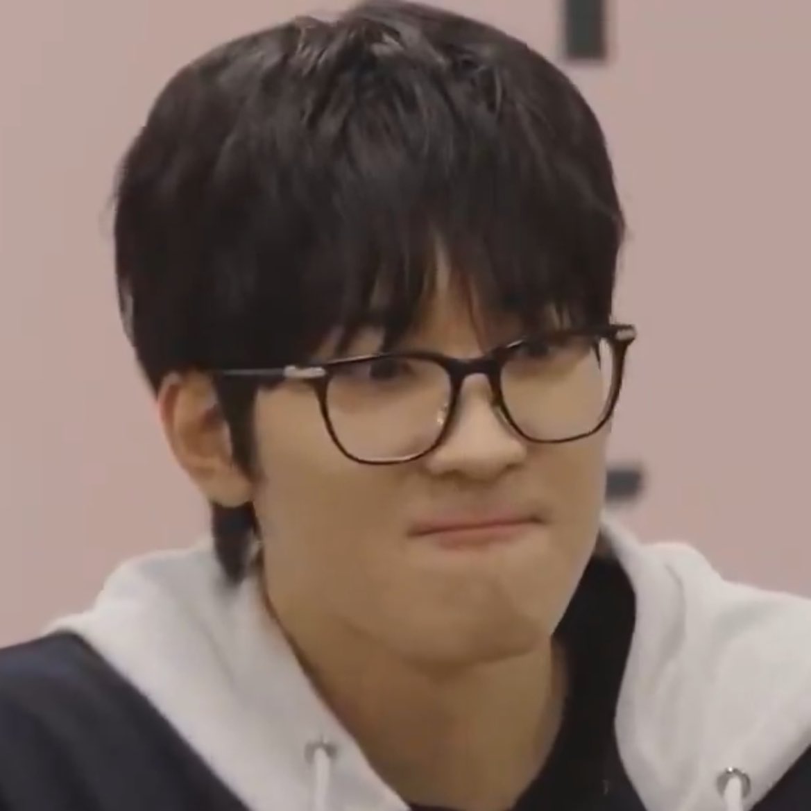 monwo717's tweet photo. Baby wonwoo + jeon wonwoo = 🥹🤍 https://t.co/4iwlKcYfJF