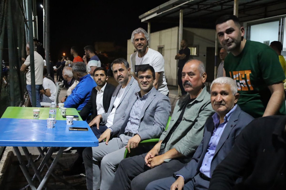 Cengizhan mahallemizde genç kardeşlerimiz tarafından düzenlenen TEPE futbol turnuvasının final müsabakasındaki heyecana ortak olduk. 

Uyuşturucu madde bağımlılığının panzehiri olan ama yıllardır Bayraklıyı yöneten zihniyetin hiç kıymet ve destek vermediği sporun ve sporcunun her