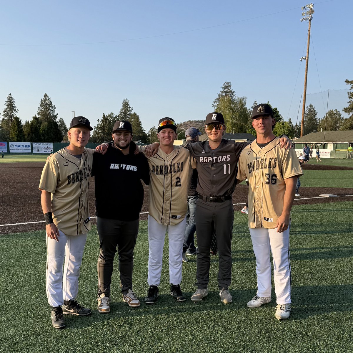 lcdevilsbase's tweet photo. Former Devils meeting up in the West Coast League!π₯
#NextLevelDevils https://t.co/sXIGxWAOV0