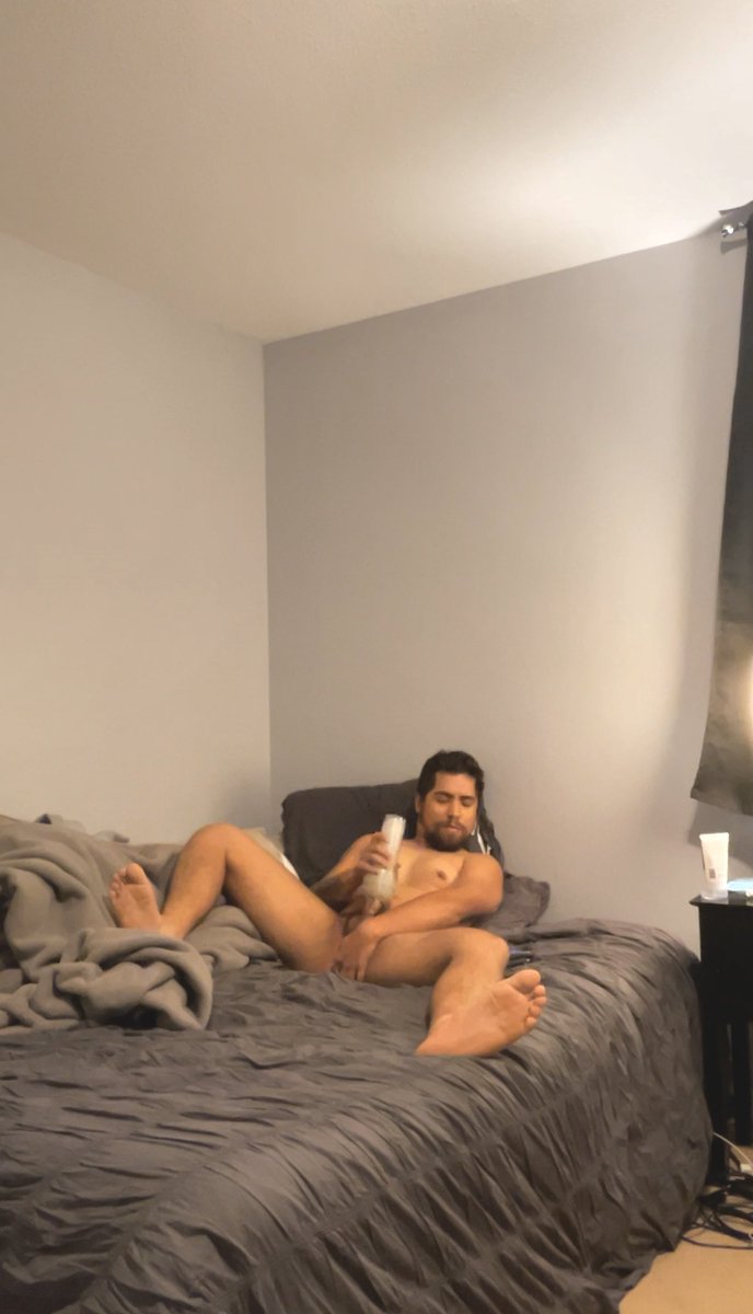 POV ur my roommate and hide a hidden camera in my room