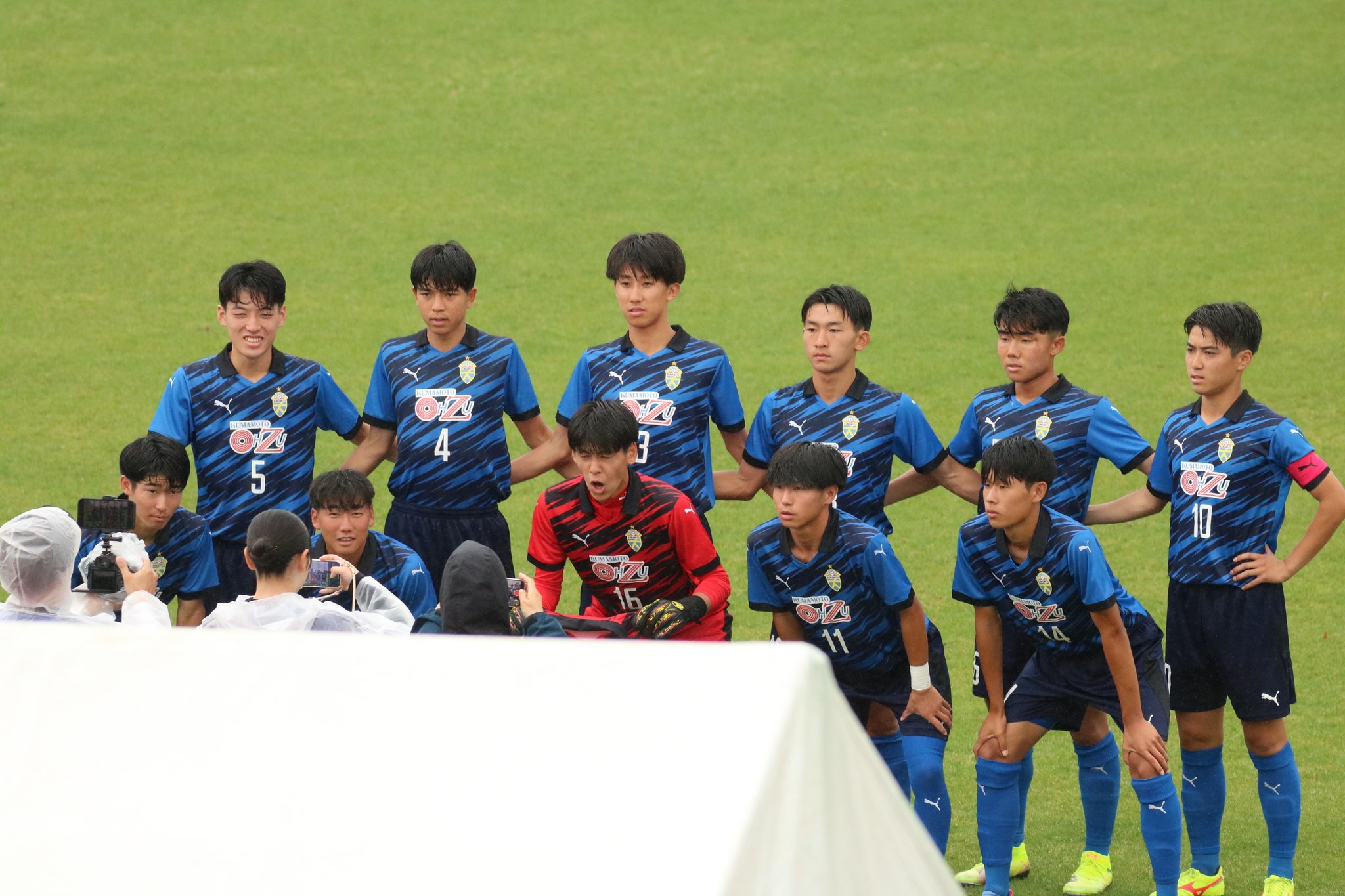 熊本大津 サッカーシャツ 背番号7 大津の190cmCB五嶋夏生はチームメートに感謝。責任感の強い