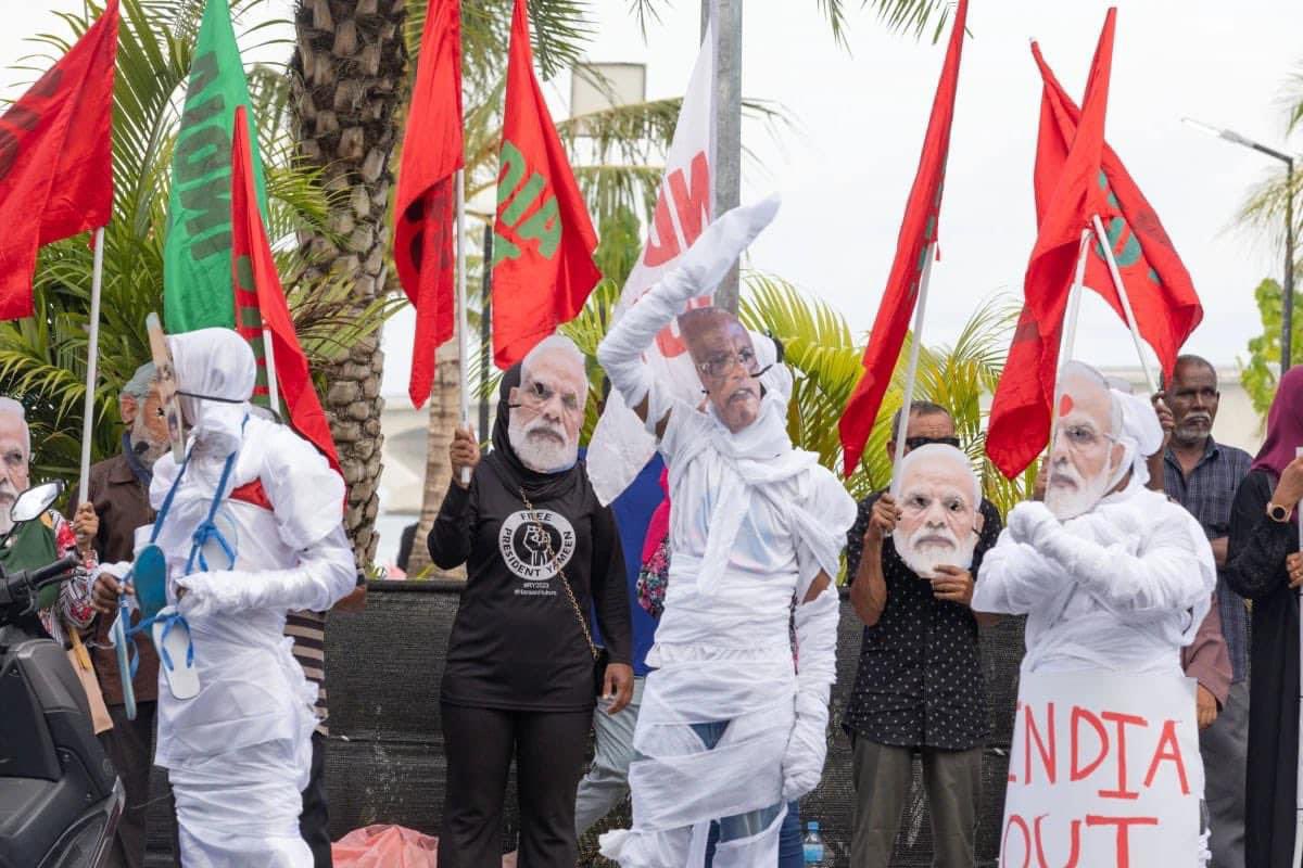 ޖުލައި 26 އަށް މީގެ ކޮސްޓިއުމް ތަކެއް ތައްޔާރުކޮށްލަމާ، ބޮޑުވަޒީރު <a href="/narendramodi/">Narendra Modi</a> އަށް މަރުހަބާ ދަންނަވަން ނިކުންނަން؟