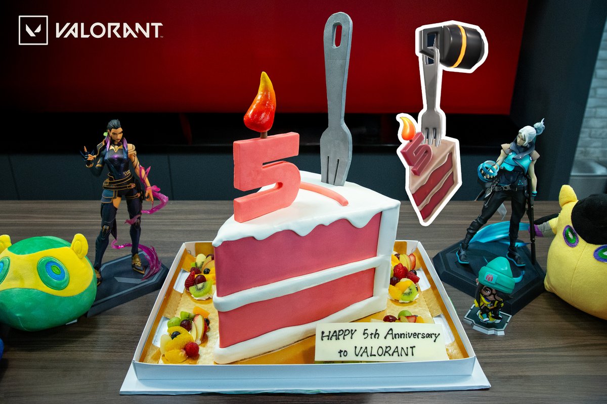 VALORANTjp's tweet photo. #VALORANT5周年 を記念したケーキを作っていただきました！

皆さんもぜひイベントパスからゲットしてください🍰 https://t.co/RTCCzeqC6b