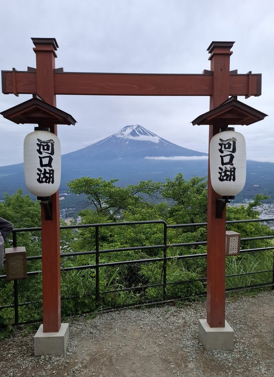 Just came back from a 15-day trip to Japan.
Its a country where Tech fuses with Tradition. Punctuality, cleanliness and smiling people all across who simply love whatever they are doing! Absolutely safe &amp; unbelievably beautiful. Has a lot for all ages - from activities,