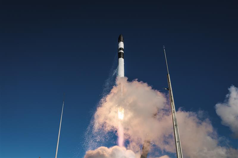RocketLab's tweet photo. And just like that…another flawless Electron launch in the books💅

Congrats to our friends at @BlackSky_Inc on deploying another stunning Gen-3 satellite. We’re thrilled to help grow your constellation. https://t.co/TXJj1iNUA9