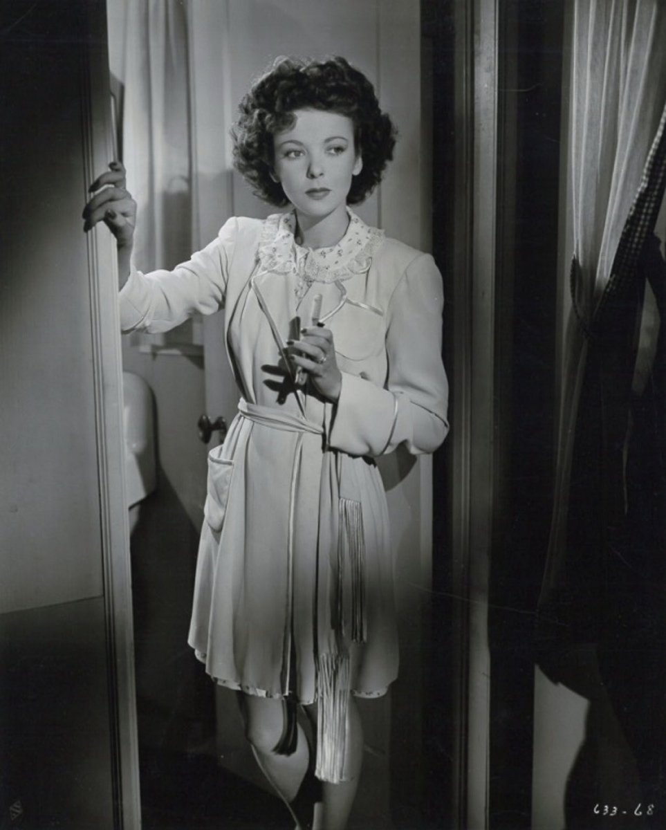 Good night, Twitter pals. Stay glamorous.