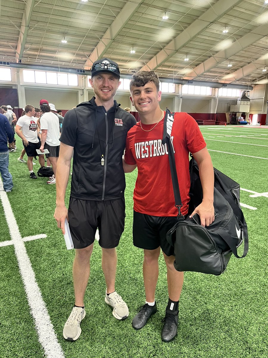 read_barber20's tweet image. Had a great camp today at @AlabamaFTBL. It was great getting to compete against some of the best. It was also great getting to meet @nunez_jay, @Coach_LukeRoth, and @CoachTFletcher!
@SteveSmithFBC @trlong02
