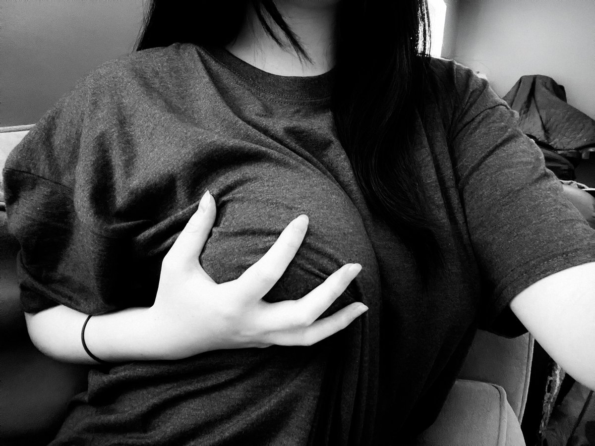 corpseando's tweet image. I need help holding it, do you want it?