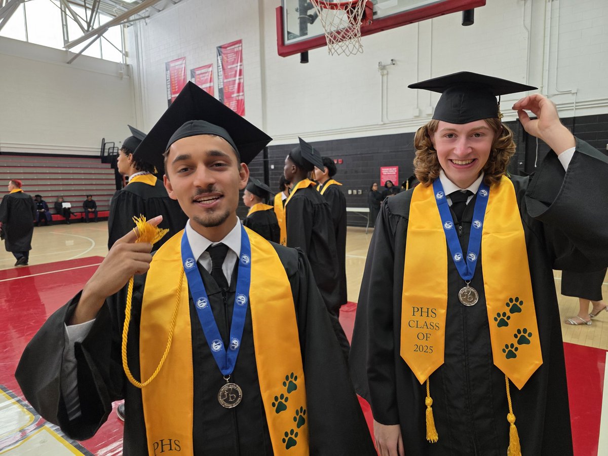 Gomez_tech's tweet photo. 🎓💛 Congratulations to Parkdale’s Class of 2025! You did it! Your resilience, creativity, and passion have inspired us all. I am beyond proud of each of you—your journey is just beginning, and the world better get ready. Go chase those dreams, Panthers! 🐾 #ParkdalePride #2025 https://t.co/jv2mKZPn1o