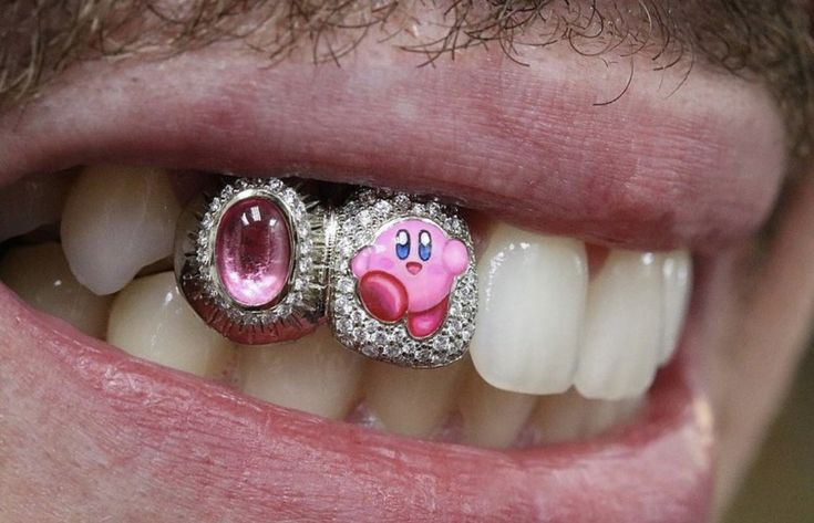 anrchhy's tweet image. Grillz