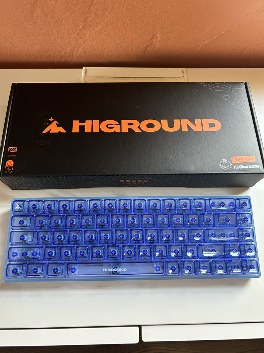 RawrReeXD's tweet photo. ‼️MASSIVE GIVEAWAY‼️

Over the next 6 weeks I will be giving away one of each of the colors from the @higround Crystal Collection! This week's color will be Sapphire. 

To enter:
💙 Follow @higround and @RawrReeXD 
💙 Like and Retweet
💙 Tag your gaming duo

Winner will be announced 6/9