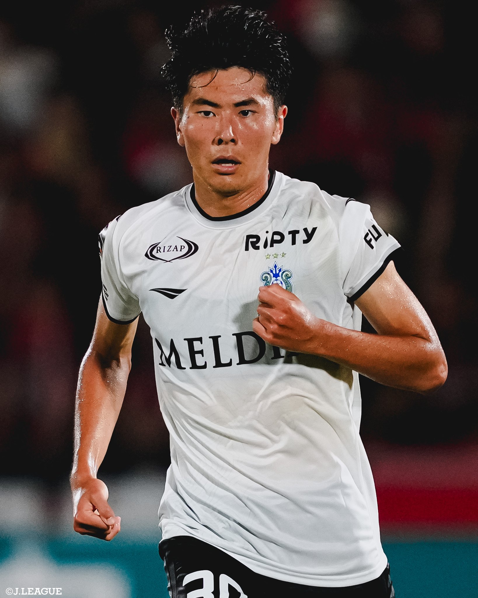 （遠藤航在籍時）湘南ベルマーレ 全選手サイン入りシャツ 遠藤航在籍時）湘南ベルマーレ 全選手サイン入りシャツ - メルカリ