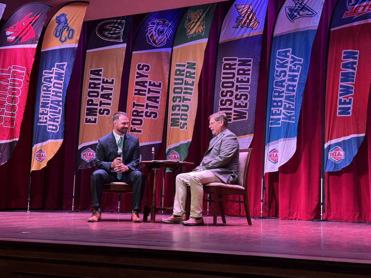 IchabodFTBL's tweet image. Getting to celebrate the 🐐 tonight! @Dane_Simoneau ! Continues to BE THE STANDARD! 

#GoBods
#TMD
#BeTheStandard