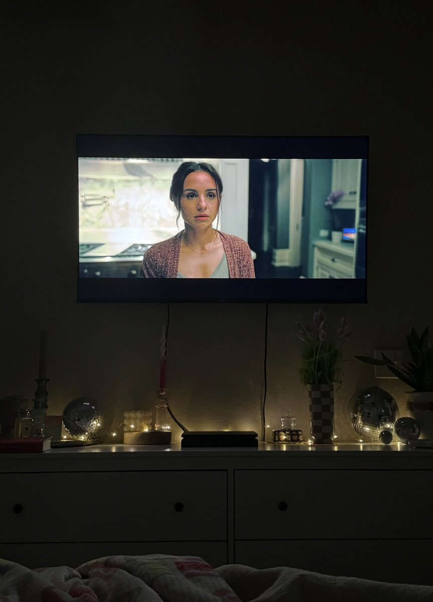 She’s a starrrr. <a href="/aimeecarrero/">Aimee Carrero</a> #YourFriendsAndNeighbors