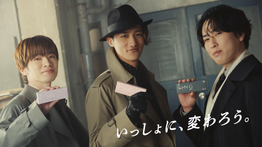 oricon's tweet photo. Snow Man深澤辰哉、宮舘涼太、岩本照
『WAVEカラーコンタクトRING』新CM公開❗️

カラコンで“ナチュラル盛れ”な3人が
ご機嫌で潜入任務へ向かう🕵️🕵️🕵️

自撮りに夢中になる場面は
素のテンションで撮影⁉️【動画あり】
https://t.co/3qazi0fj42

#SnowMan #変わろうWAVE_EYES https://t.co/LDplTDIkez