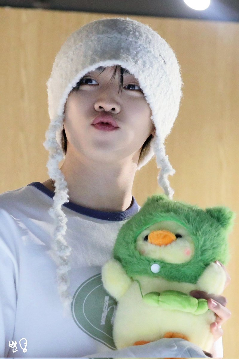 jc_ppun's tweet photo. 250601 에버라인2차 
🐱🦆🤍💛💚
#재찬 #JAECHAN #DKZ #JCFACTORY_vol2 https://t.co/3q3BSN063F