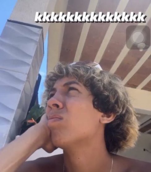 simplesmente eu e meu amg nos perdemos no meio de uma roça pq erramos um caminho tudo escuro só mato e a gnt no carro ja se preparando pra aparecer um lobisomen foi o auge mais um mico pra conta dos meus aniversários scr