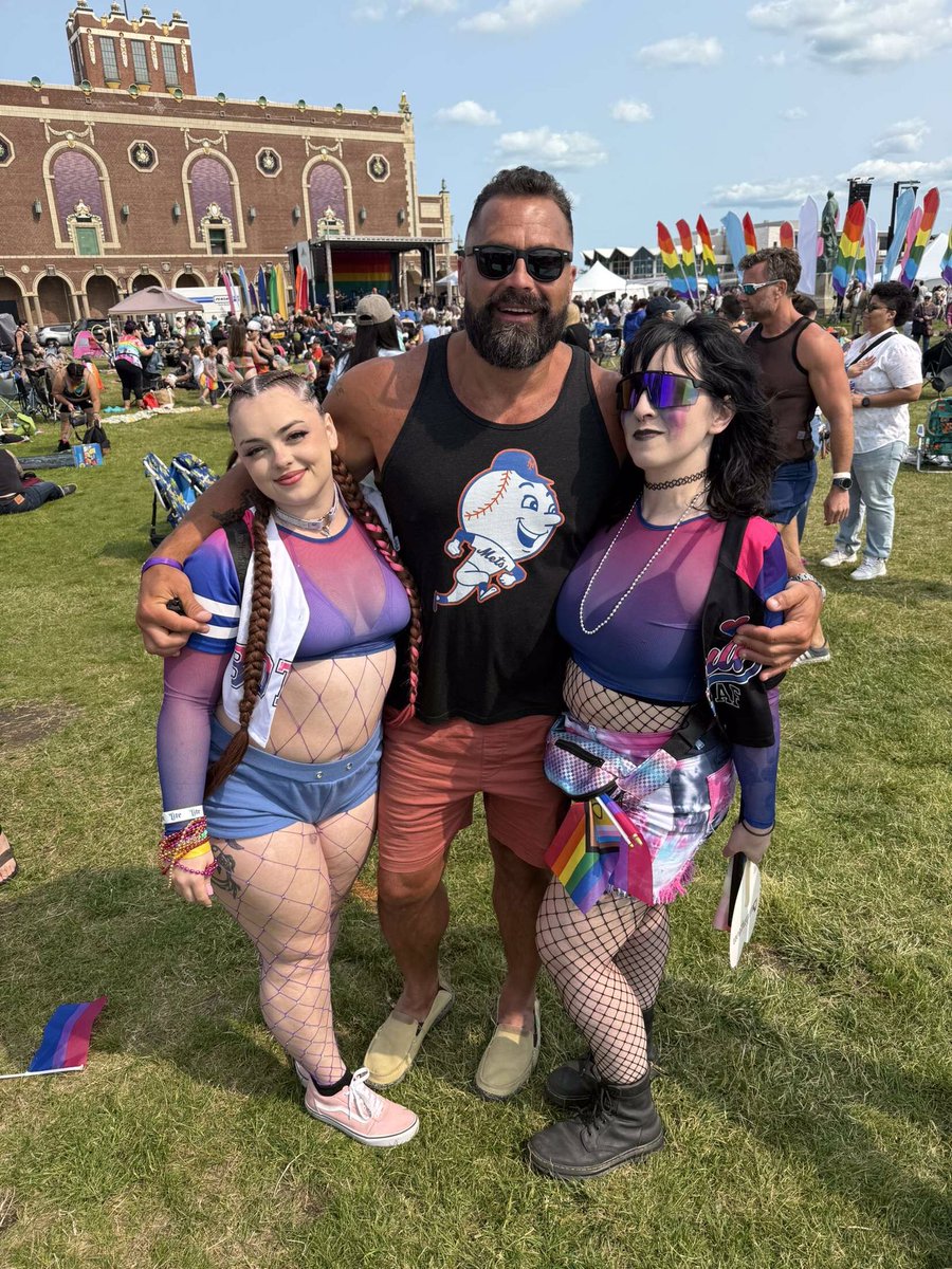 Anyways…. I had the best time ever at pride!