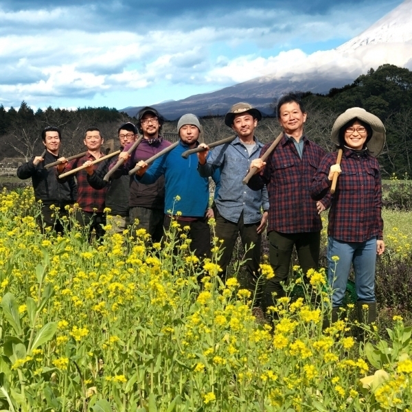 with_FUJI's tweet image. 富士山の麓の豊かな自然の中で、農薬や化学肥料を使わず育てています!
富士山麓オーガニックファーマーズ旬の野菜セット
栽培している野菜は年間100品種以上!🥕🍅🥬
その季節にしか採れない、旬の #新鮮野菜 をお届け🚛
furusato-fujinomiya.furusato-basic.com/goods/detail/7…
#富士宮市 #おうちで富士山