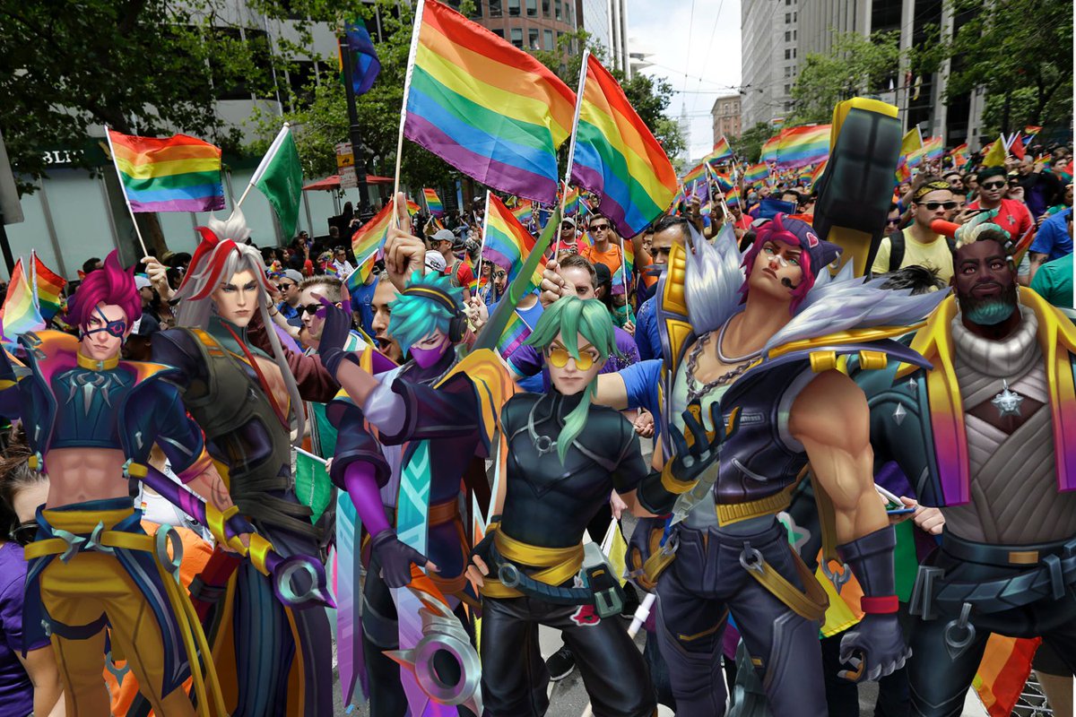 luxnoira's tweet photo. bruh look whos at the pride parade https://t.co/AtiyY4oj1U
