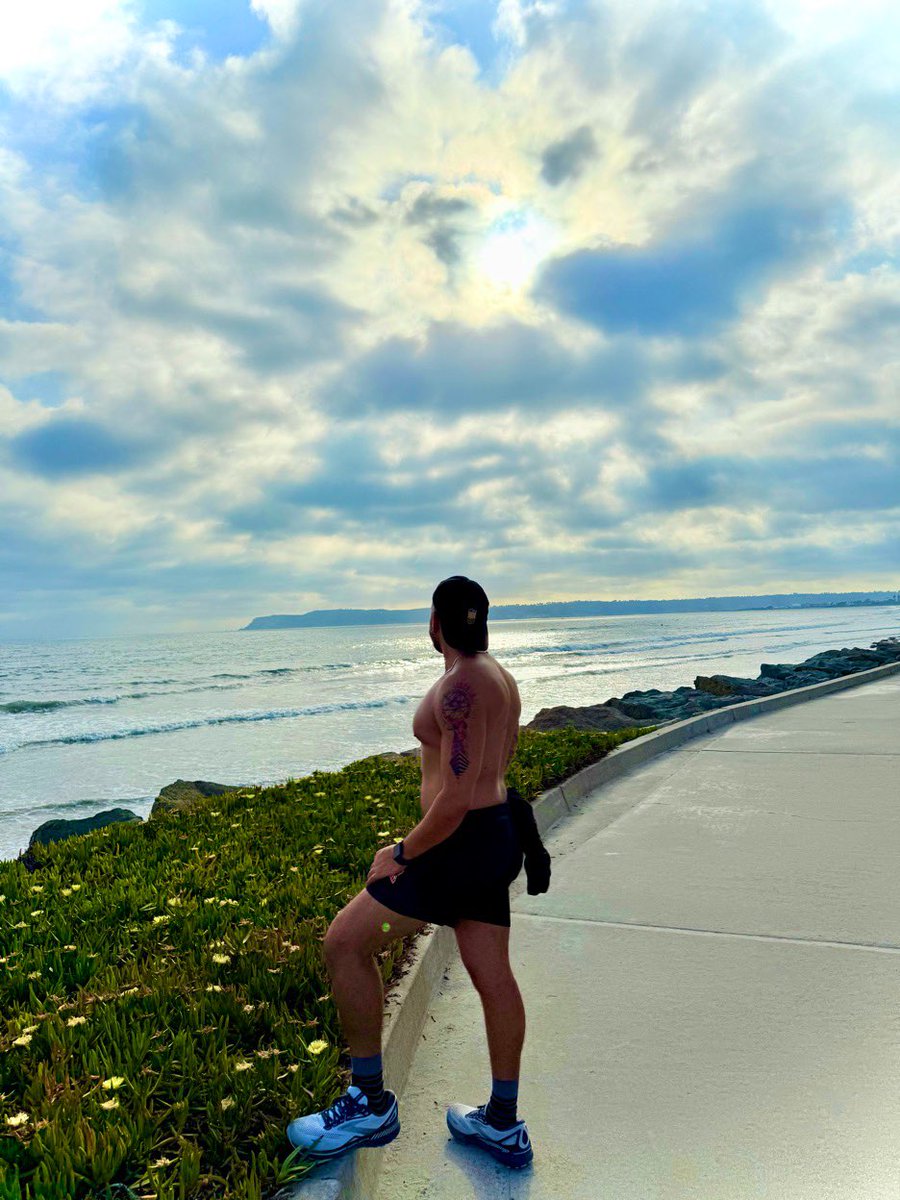 tu_favorito_habibi tweet media