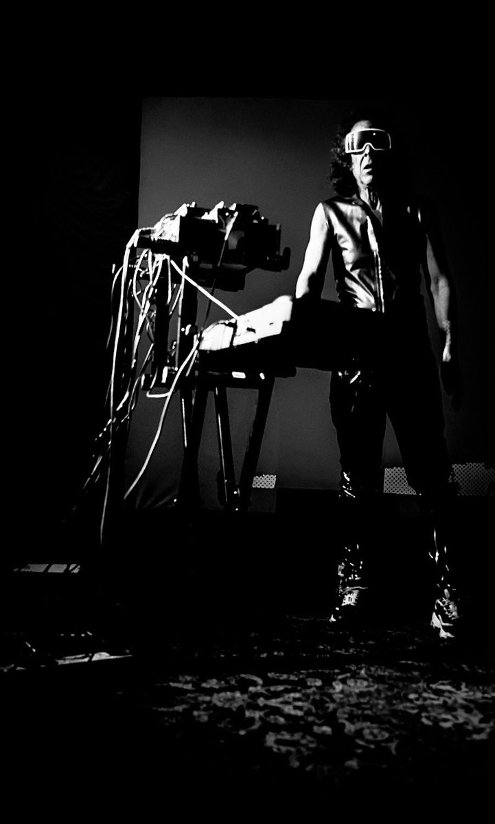 MY LIVE PERFORMANCE IN LEEDS, UK MAY 27, 2025

PHOTO JOHN FOLEY

#MARTINREV
#PUNKMUSICMASS