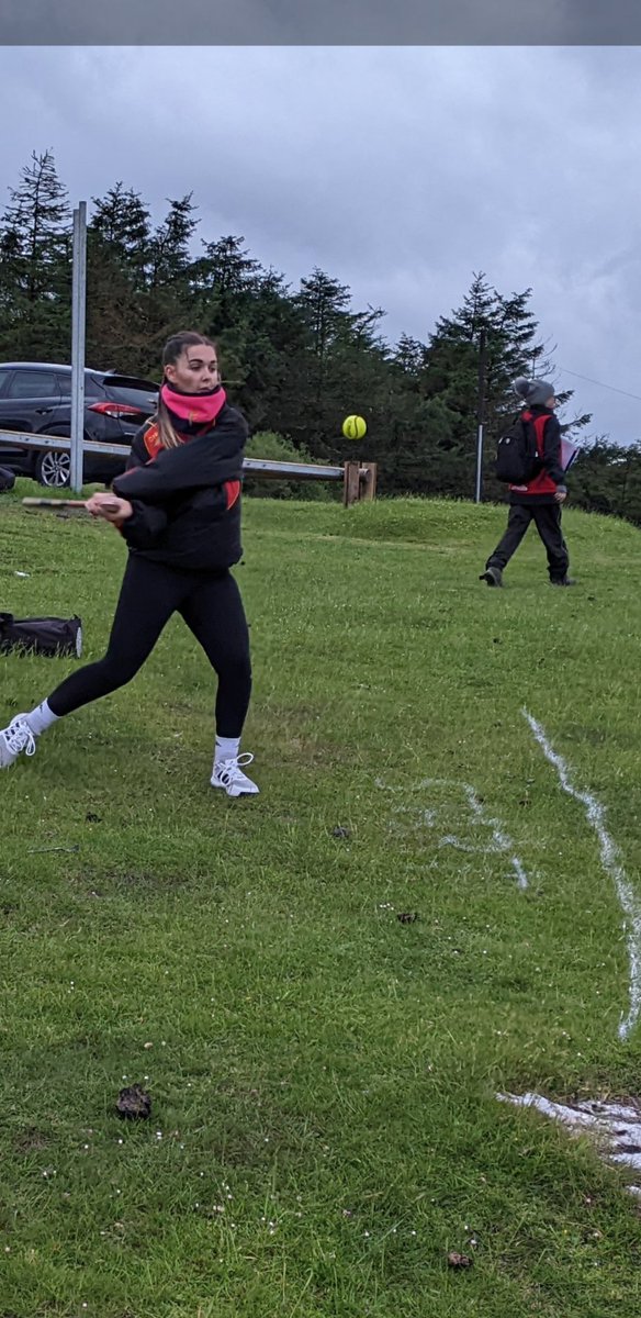 The Carlow Puc Fada competition took place this evening on Mt Leinster.  Gale force winds and driving rain made for brutal conditions
Well done to our Shauna Sweeney who finished first in the adult camogie section and Brónagh Myers who finished third in the U16 camogie section.
