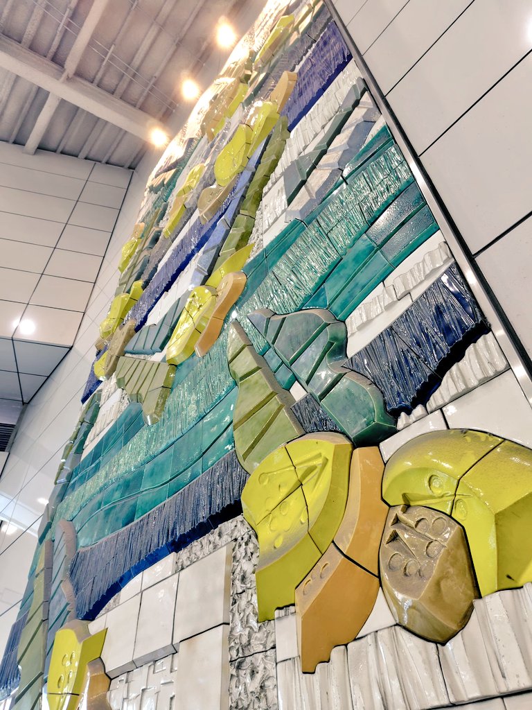 横浜市営地下鉄ブルーライン 立場駅 「JOY OF LIFE」ルイ・フランセン