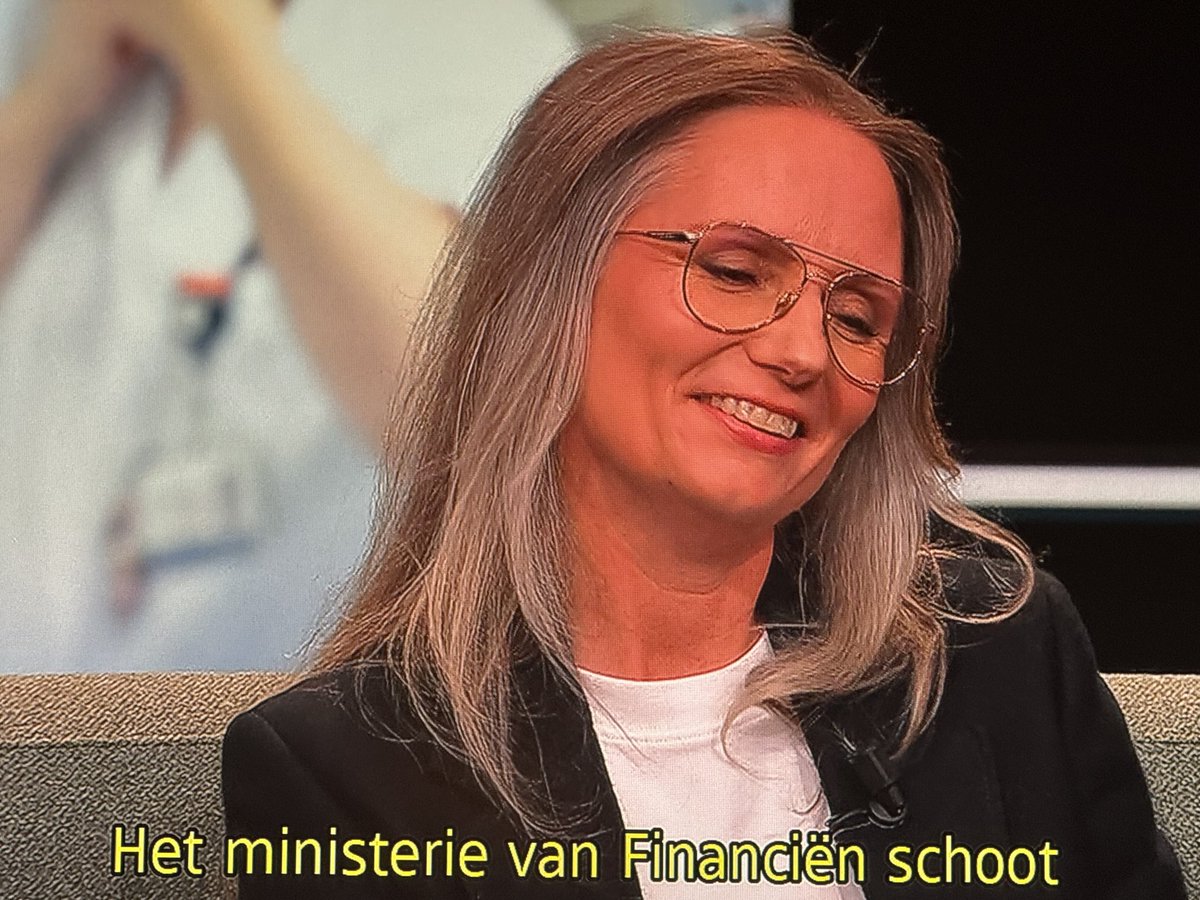 Fleur Agema is prima bezig om de Zorg voor de bevolking met AI te regelen. Geert Wilders praat daar niet eens over en helpt dit omzeep als ie t kabinet opblaast. Dan ben je wel n ongelooflijk kloothommel en niet bezig met de belangrn vd bevolking