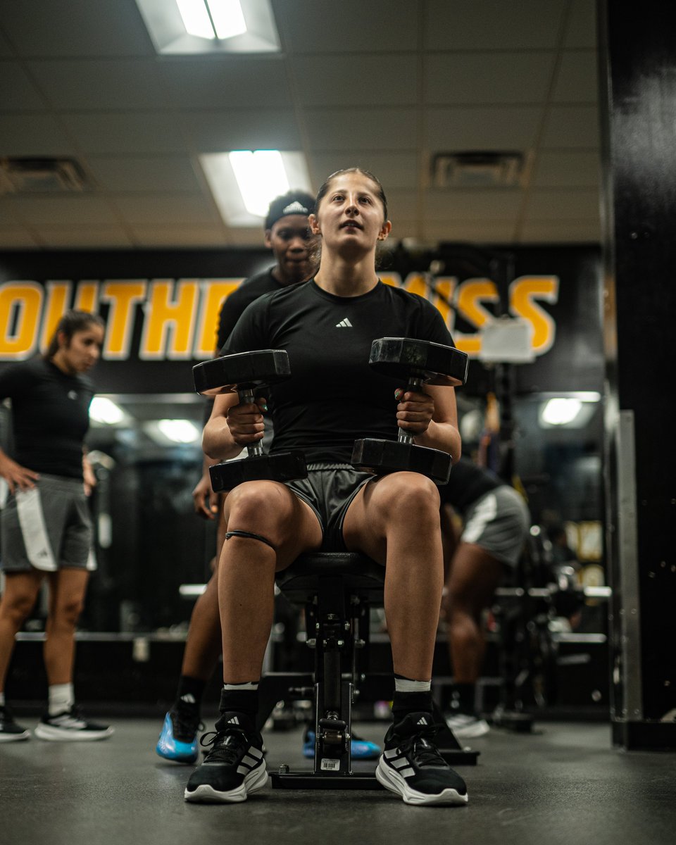 First team lift of the season💪

#ELEVATE | #SMTTT