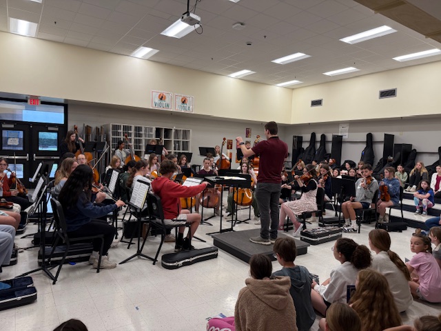 A few weeks ago, we had rising 6th graders from our three feeder schools (Grassland ES, Hunters Bend ES, and Walnut Grove ES) come to GMS to catch their *First Look.* We are excited for tomorrow's annual *Grassland Glimpse* 6th grade student orientation!

#GeneralsLEAD