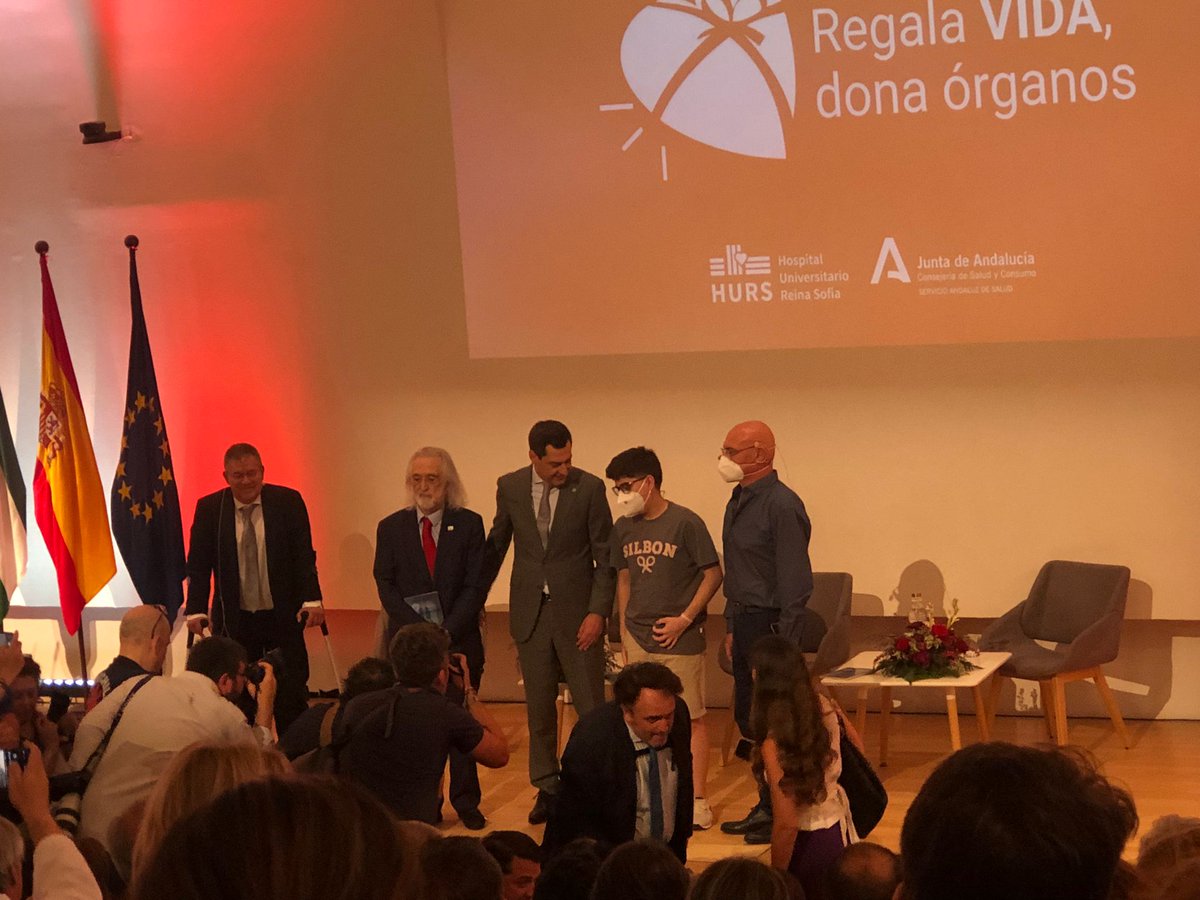 aethec's tweet photo. También hoy nuestro delegado y compañeros en Córdoba, han asistido a la inauguración de  la XXIII Semana de la Donación en el Hospital Reina Sofía de Córdoba , con el Presidente de  Andalucía , del Parlamento, el Alcalde y responsables en Salud , junto a la Dirección del Hospital https://t.co/MeFtQlm45g
