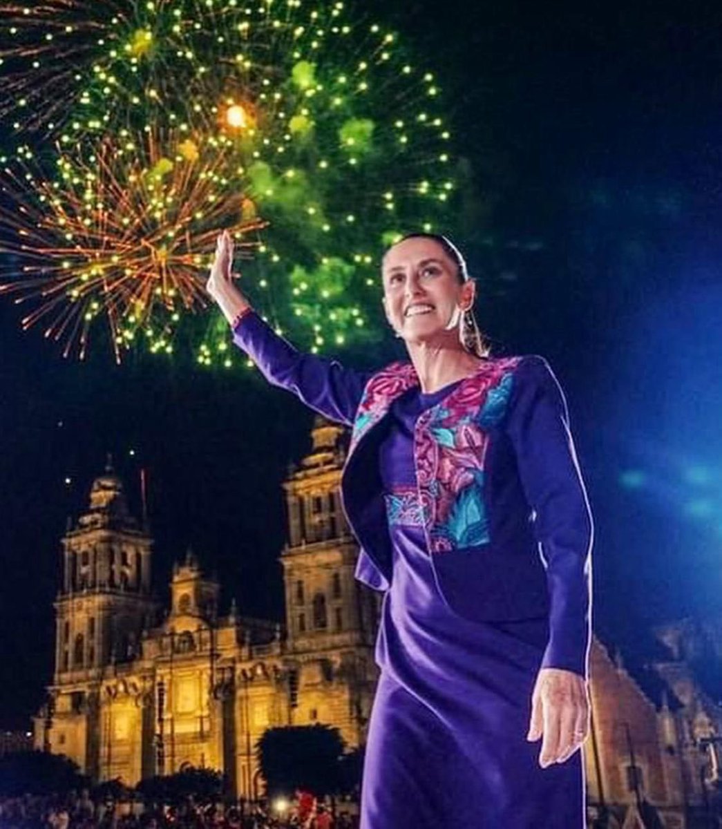Karen Castrejón Trujillo (@karencastrejont) on Twitter photo Hoy hace un año, en una jornada histórica, el pueblo de #México decidió y rompió todos los techos de cristal.
🇲🇽💜
<a href="/Claudiashein/">Claudia Sheinbaum Pardo</a> se convirtió en la primera mujer Presidenta de México.
¡Llega ella y llegamos todas! 💪✨
Un año después, seguimos avanzando con esperanza, Hoy hace un año, en una jornada histórica, el pueblo de #México decidió y rompió todos los techos de cristal.
🇲🇽💜
<a href="/Claudiashein/">Claudia Sheinbaum Pardo</a> se convirtió en la primera mujer Presidenta de México.
¡Llega ella y llegamos todas! 💪✨
Un año después, seguimos avanzando con esperanza,
